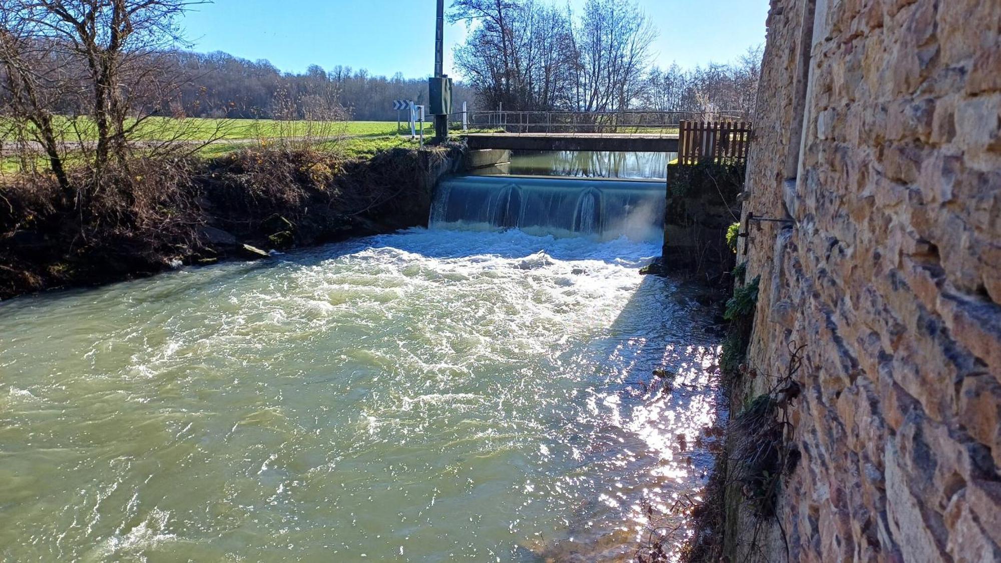 مبيت وإفطار Villemotier Le Moulin Du Fay المظهر الخارجي الصورة